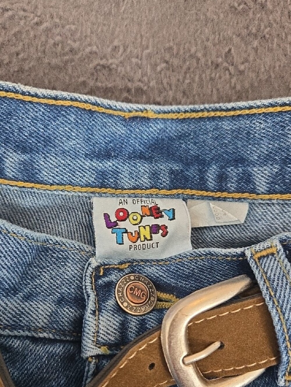 Vintage Warner Bros. Tweety Blue Denim High-Rise Shorts with Brown Belt - Picture 2 of 10